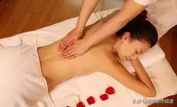 花錢買享受女子做SPA被店員全程直播那邊是半裸的男人在看