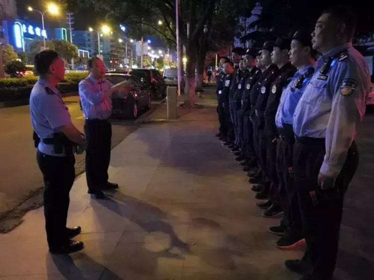 昨晚民警在掇刀某足浴店查獲一對賣淫嫖娼人員！