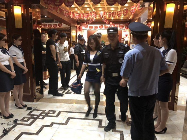 荊門一足浴店多人涉黃警方當(dāng)場(chǎng)查獲