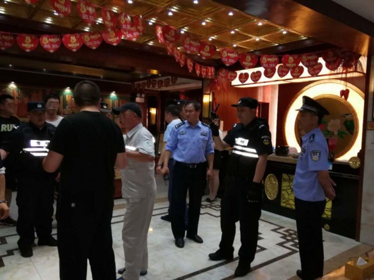 荊門一足浴店多人涉黃警方當(dāng)場(chǎng)查獲