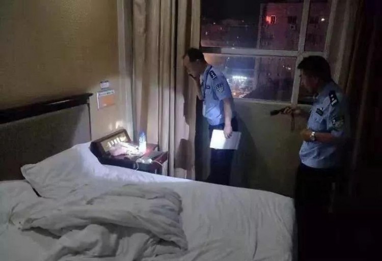 荊門(mén)警方查封城區(qū)5家按摩店查驗(yàn)可疑人員59人...現(xiàn)場(chǎng)照片來(lái)了