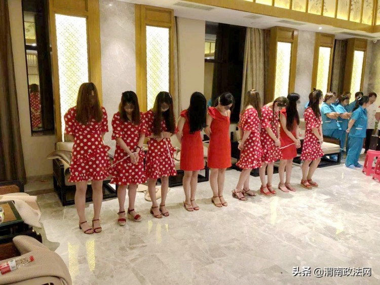 被帶進按摩店會員房男子經(jīng)不住誘惑瘋狂刷卡