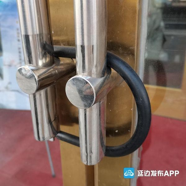 延吉市市場(chǎng)監(jiān)督管理局對(duì)酒吧按摩院開展突擊檢查
