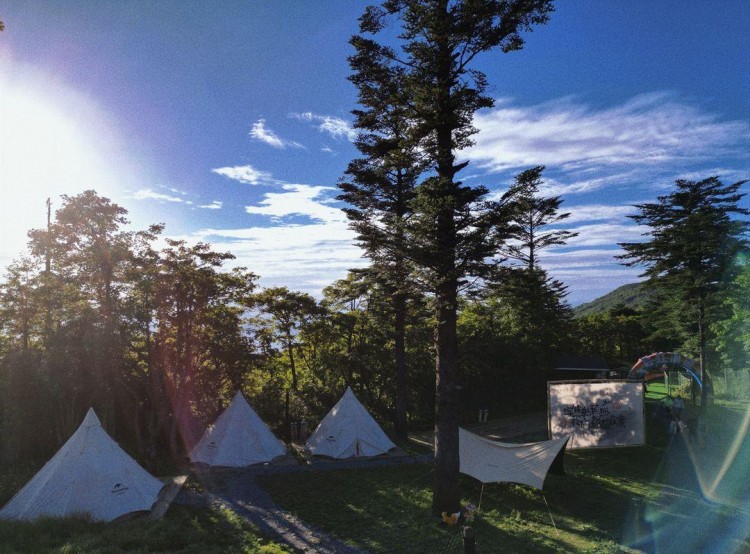 縱享野奢！樂山這個露營地能看日落晚霞沐浴氧氣SPA！