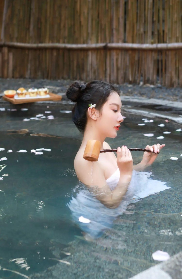 周末去哪兒耍來(lái)樂(lè)山這些地方享受泡湯的快樂(lè)！