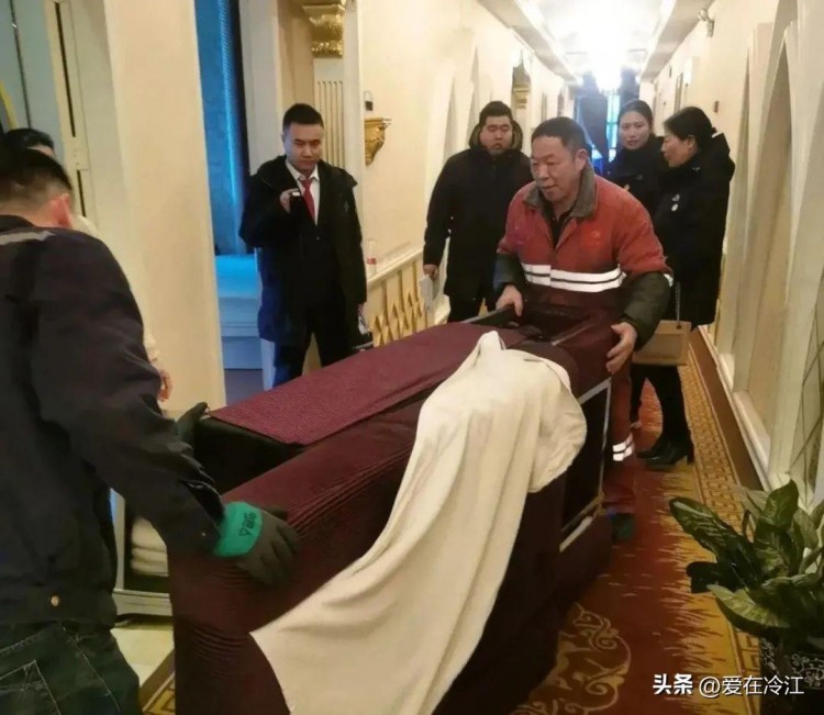 婁底一足浴館被強制騰退…
