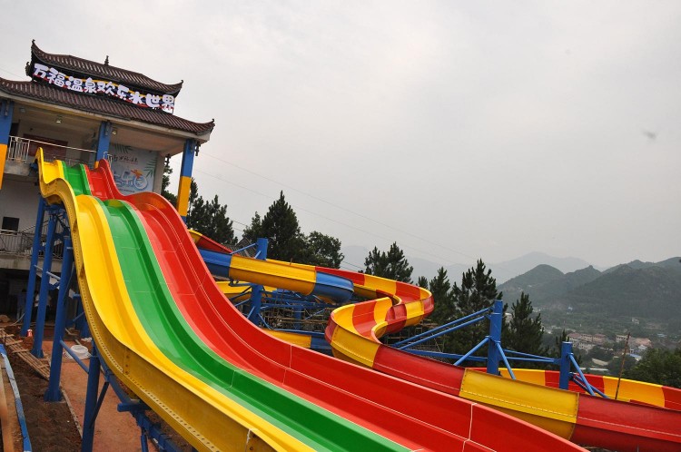 親身體驗(yàn)張家界萬(wàn)福溫泉水世界真是兒童樂(lè)園避暑天堂啊