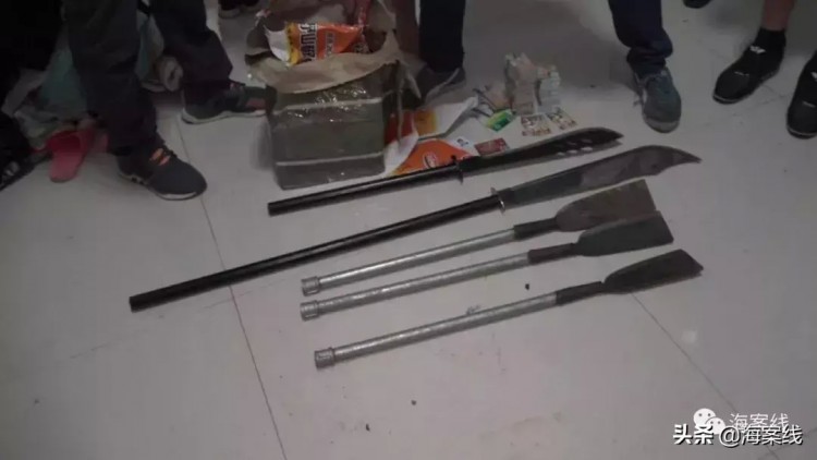 門縫里塞入小卡片河池警方搗毀色情卡片賣淫團(tuán)伙