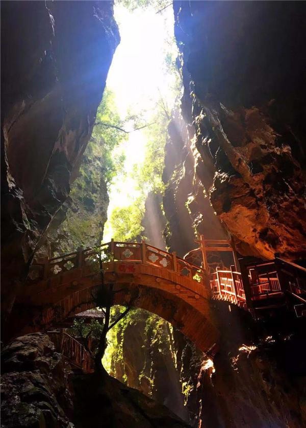 冬季自駕游去哪③在張家界地縫景區(qū)開啟溫泉養(yǎng)生旅