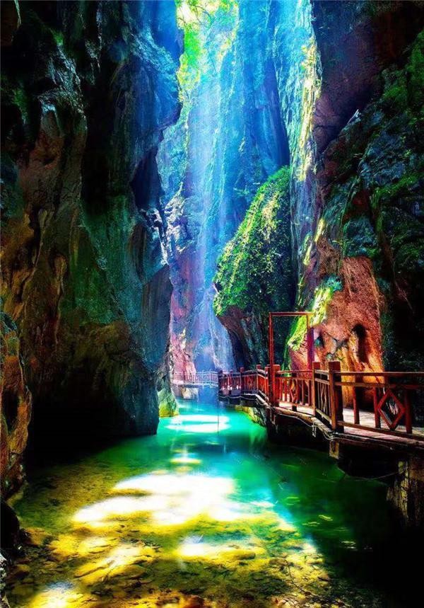 冬季自駕游去哪③在張家界地縫景區(qū)開啟溫泉養(yǎng)生旅