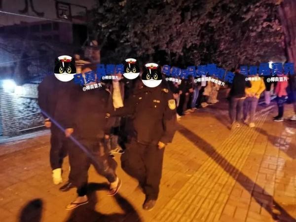 廣西警方連搗多個淫窩一特大組織賣淫犯罪團伙被一鍋端