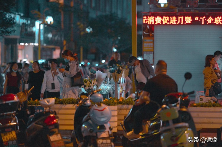 四川廣元老城的夜色：夜涼面+按摩店