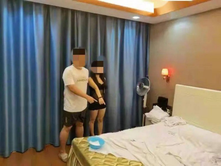 廣西金城江警方搗毀一涉黃窩點當場抓獲14名男女