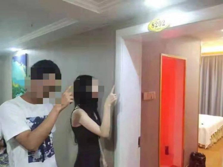 廣西金城江警方搗毀一涉黃窩點當場抓獲14名男女
