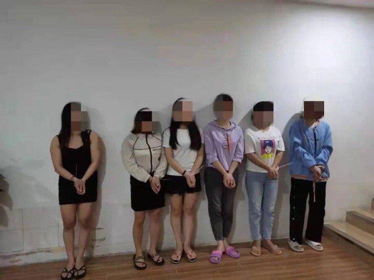 廣西金城江警方搗毀一涉黃窩點當場抓獲14名男女