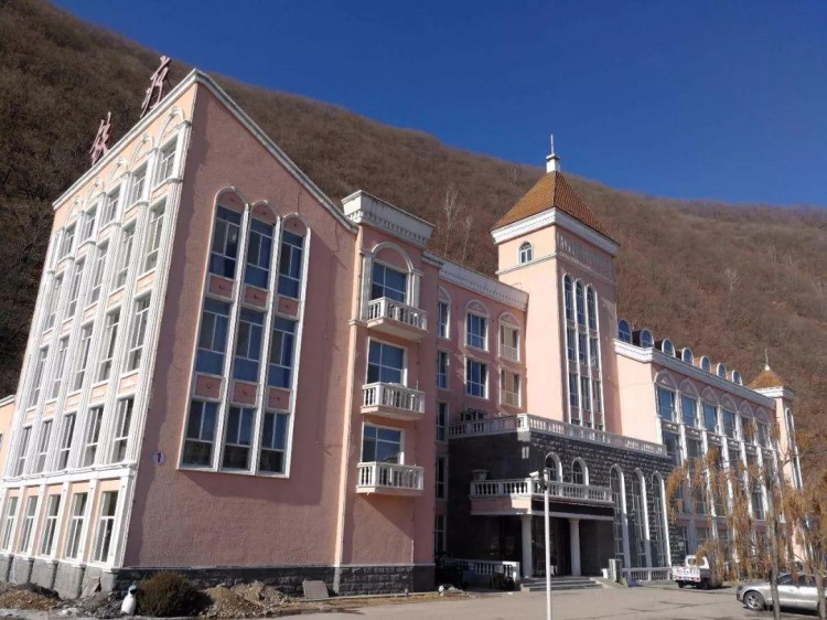 長(zhǎng)白山溫泉療養(yǎng)康復(fù)勝地——仙人橋氡泉掠影