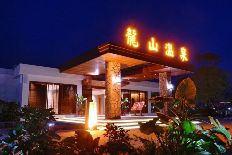 在云浮有一個地方譽有‘神仙水’獨特風(fēng)韻度假溫泉山林景色故居