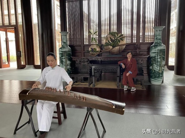 云浮頂級(jí)禪意度假酒店擁有亞洲最長(zhǎng)的無(wú)邊際溫泉池心靈度假地