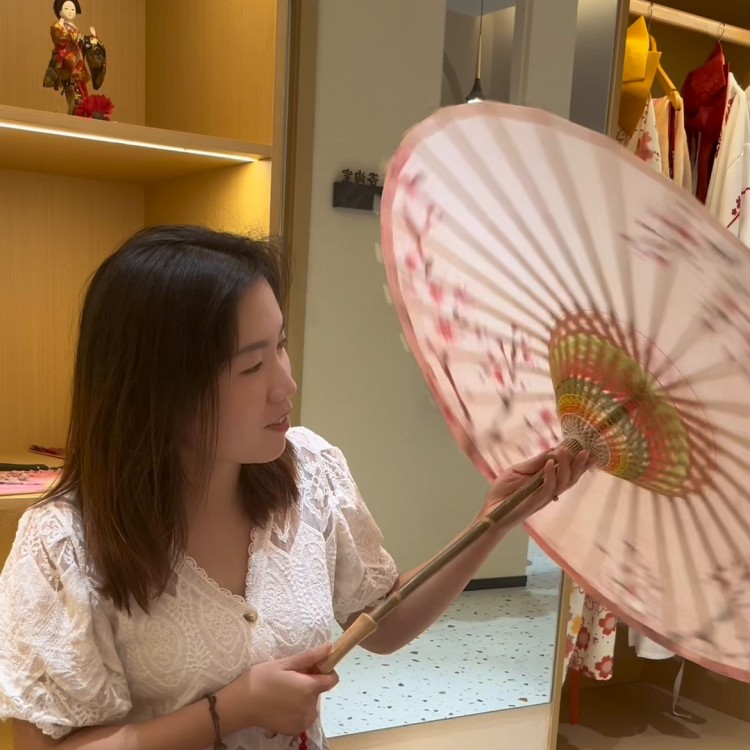 姐妹們，建議大家來這里體驗一下貴婦級的頭皮保養(yǎng) 背部...