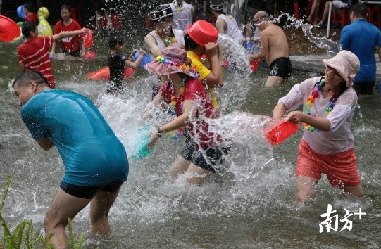 水療SPA娛樂養(yǎng)生……流溪河公園潑水節(jié)開幕了