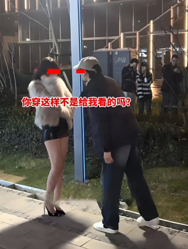 廣東：女技師拒絕表白，只是因為顧客不在乎自己的技術，被顧客當眾罵