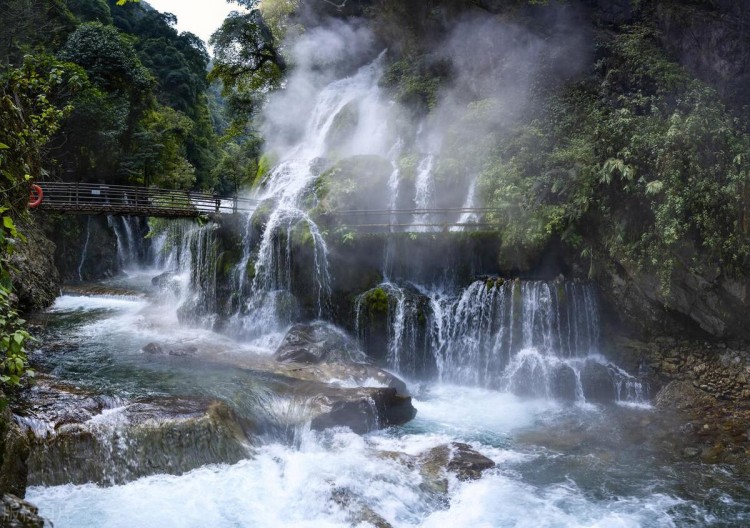來四川泡秋天的第一場溫泉這些經(jīng)典溫泉不可錯過巴適得很！