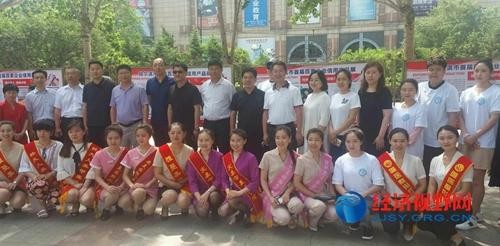 黑龍江省美發(fā)美容協(xié)會組織誠信企業(yè)參加哈爾濱市名牌產(chǎn)品展