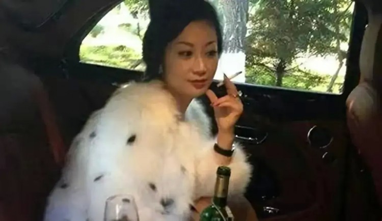 富婆云集的江蘇按摩店曝光年輕鴨子成為焦點(diǎn)！