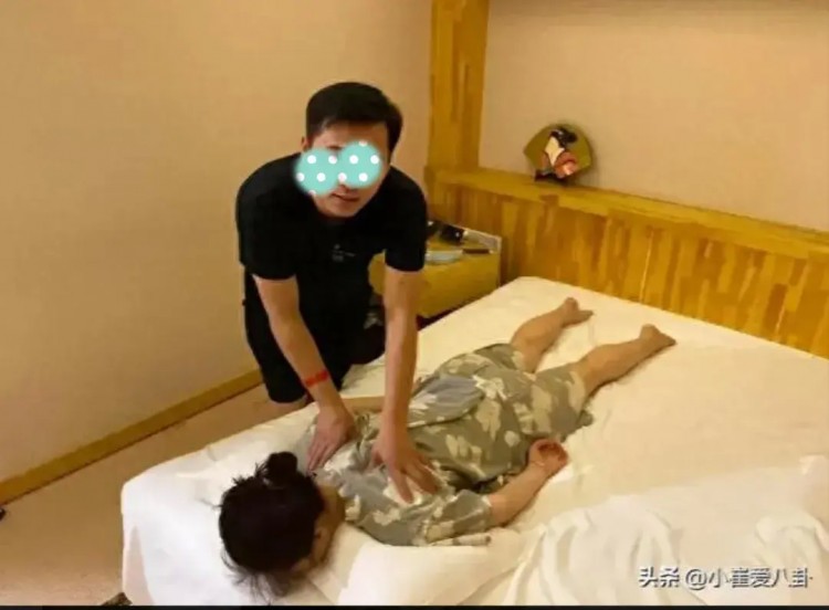 驚爆！江蘇按摩鴨店曝光！女富婆瘋狂爭搶25歲以下男子服務(wù)！