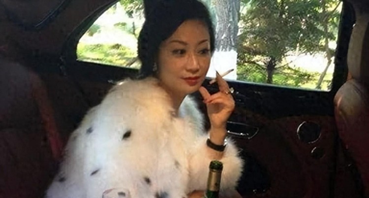 女富豪的秘密樂園：江蘇一家按摩店曝光！