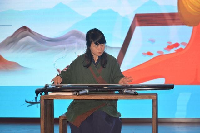 陜西品質(zhì)溫泉發(fā)現(xiàn)之旅美女演繹溫泉邂逅紅酒的浪漫