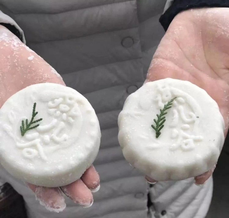 湖北最美花田羅田燕兒谷萬(wàn)株茶梅綻放