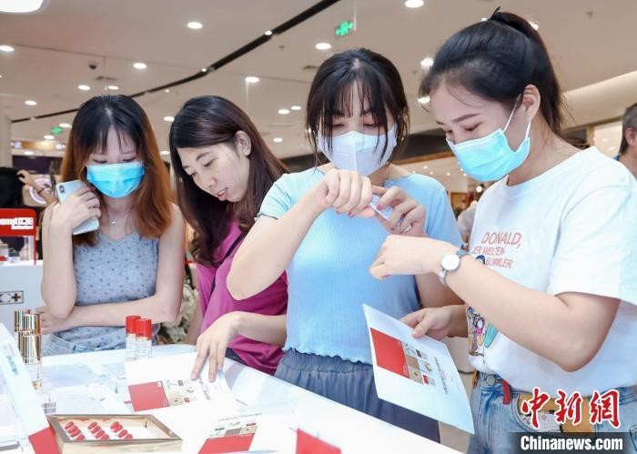 新品牌進(jìn)駐，新產(chǎn)品首發(fā) 繼續(xù)虹吸效應(yīng)的海南離島免稅購(gòu)物政策
