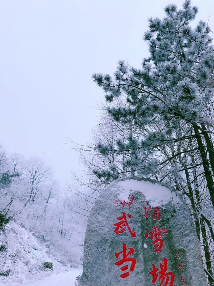 湖北省內(nèi)唯一可以滑雪泡溫泉的寶藏小縣城一到冬天簡直美翻