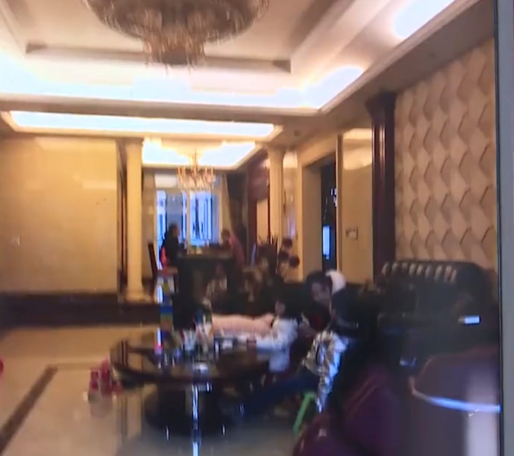 湖南60歲富婆沉迷賭博輸光千萬家產(chǎn)蝸居出租屋后悔不當(dāng)初