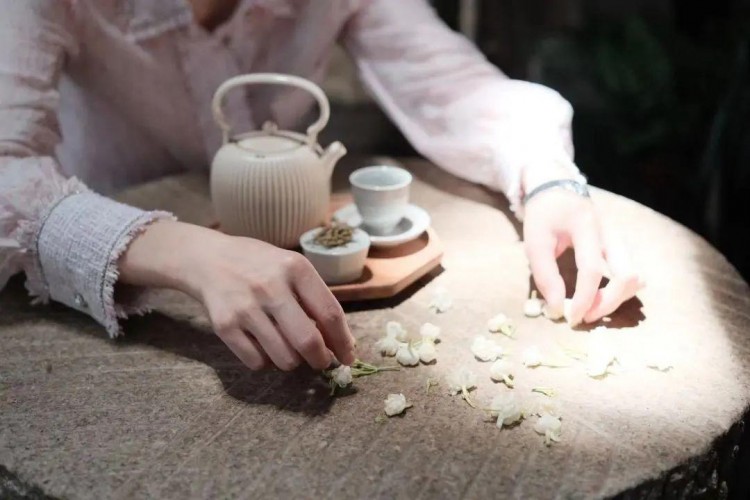 在茶文案里做個(gè)心靈spa會(huì)讓你買買買嗎