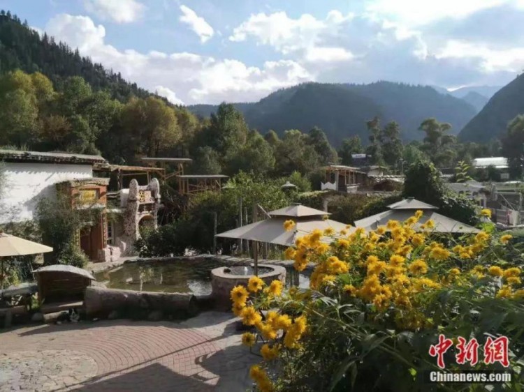 這對60后夫妻隱居山林16年過著人們最向往的生活