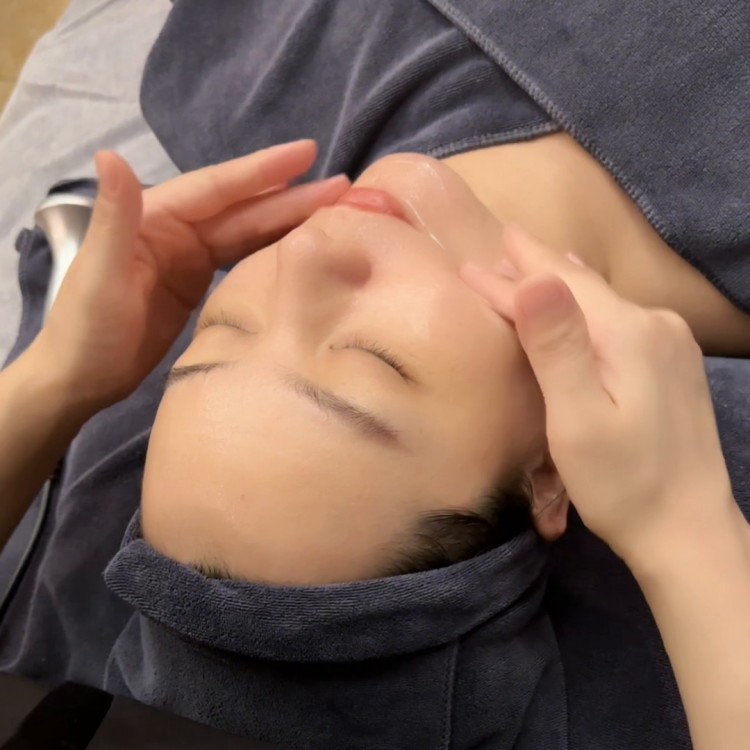 辛緹莉兒全身spa加面部清潔補水僅需99個視頻左下角團@DOU 上熱門